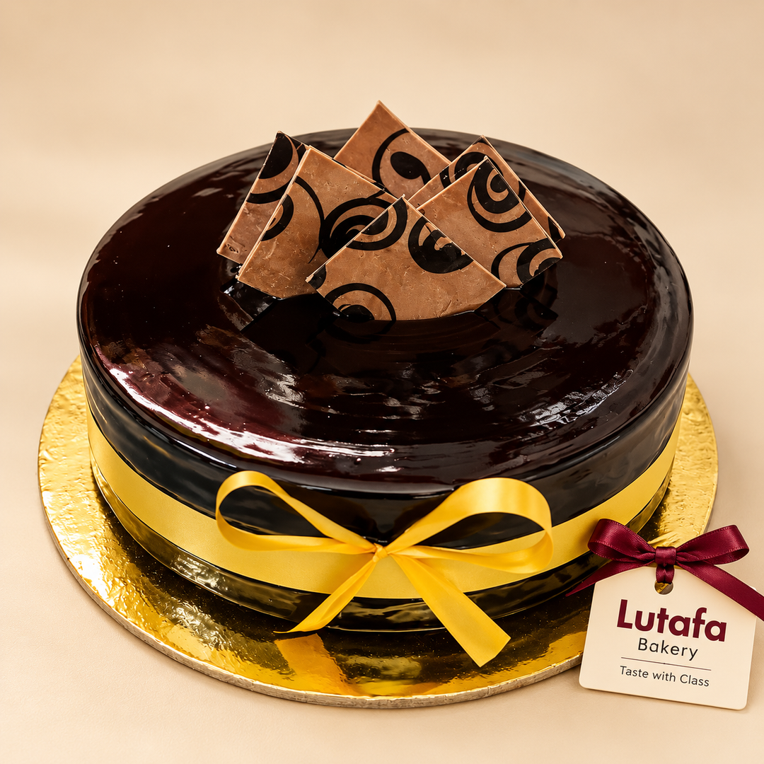 Round Chocolate Truffle Cake