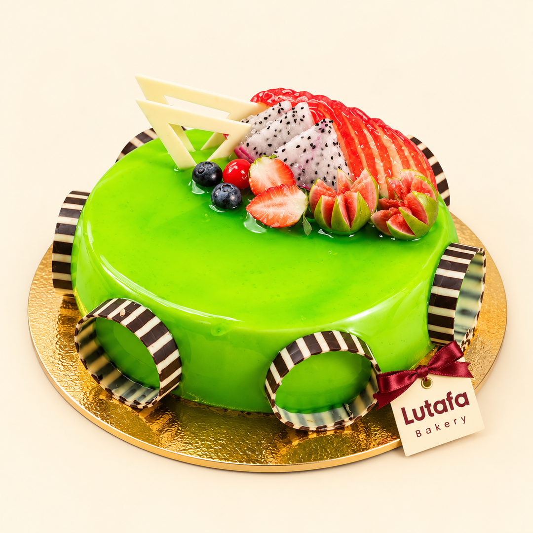 Silk Green Cake with Fruits